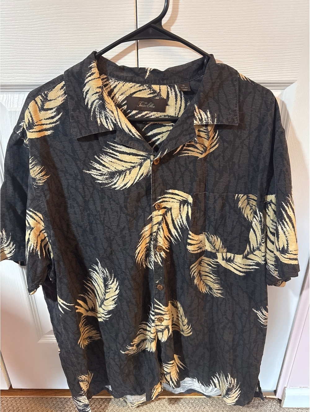 Tasso Elba Men's XL Black Silk Hawaiian Shirt with Beige Leaf Print
